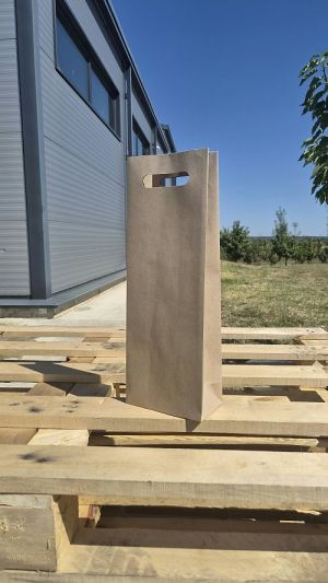14 x 8 x 40 cm  SACOSA STICLA CU MANER DECUPAT 